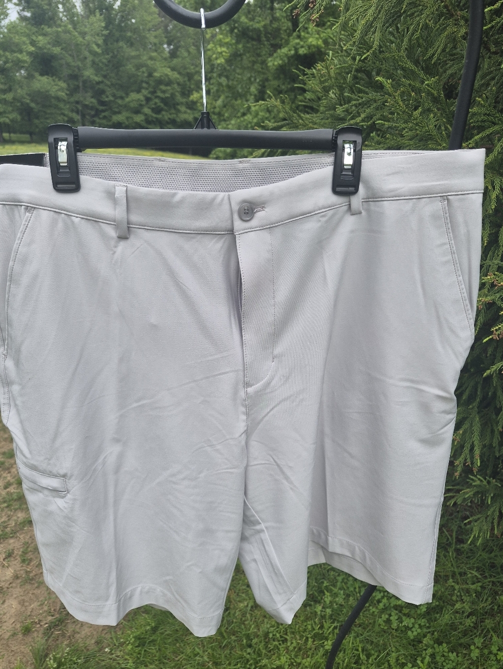 NWT GREG NORMAN Men's Light Gray Performance Shorts SIZE 40